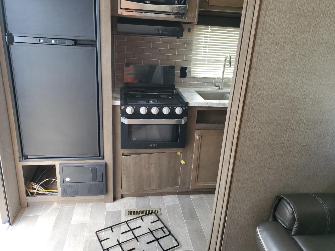 4YDT24527KH934621 COLE CAMPER 2019
