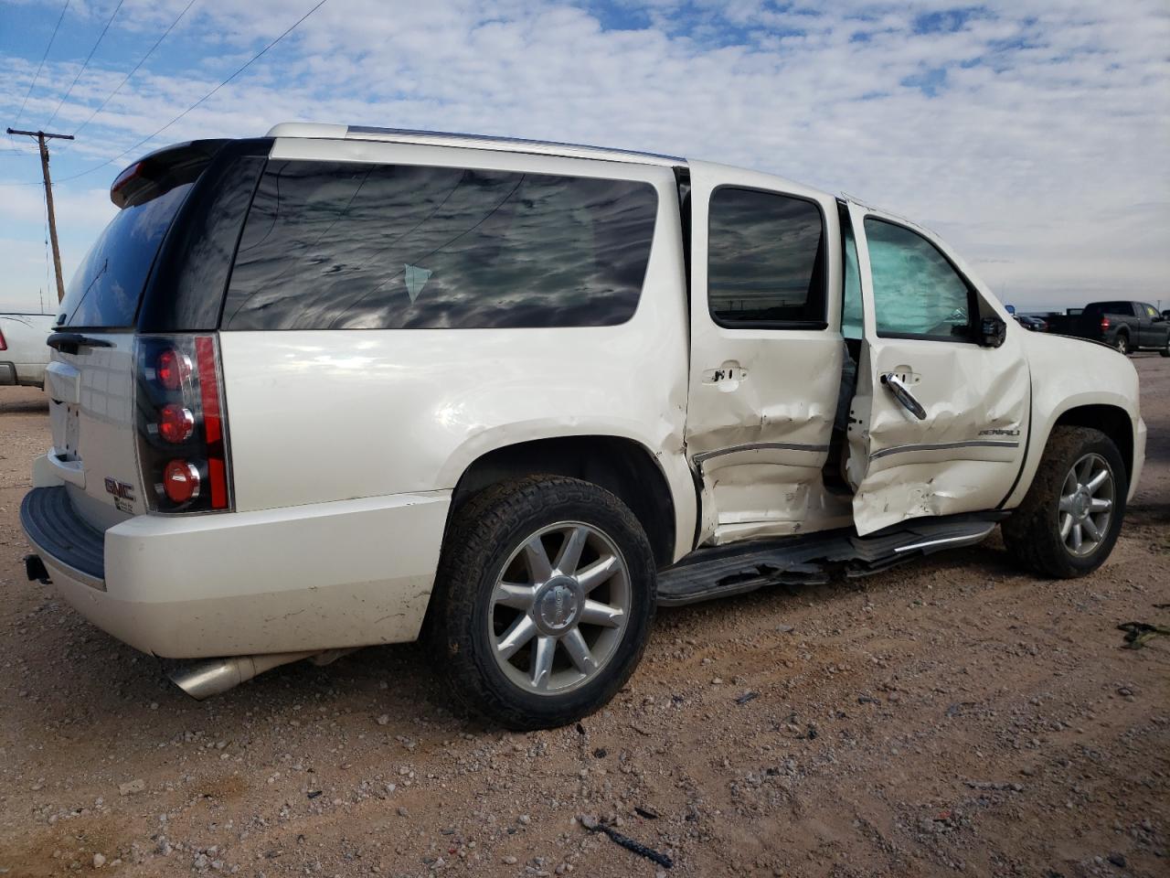 2013 GMC Yukon Xl Denali vin: 1GKS2MEF7DR322955