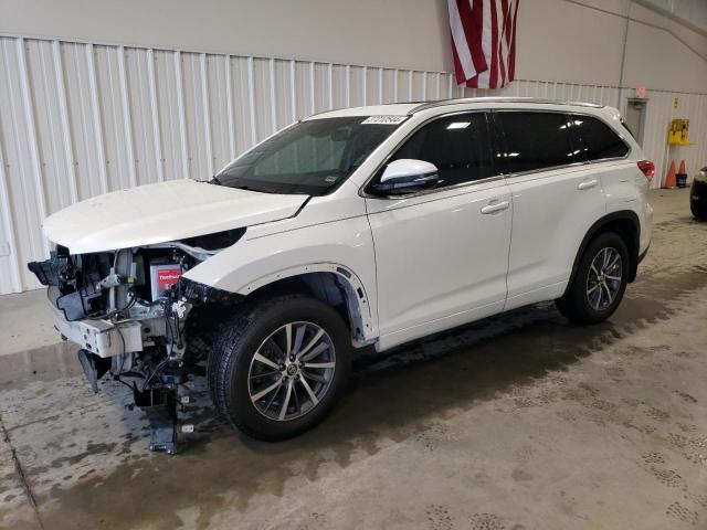 2017 Toyota Highlander SE