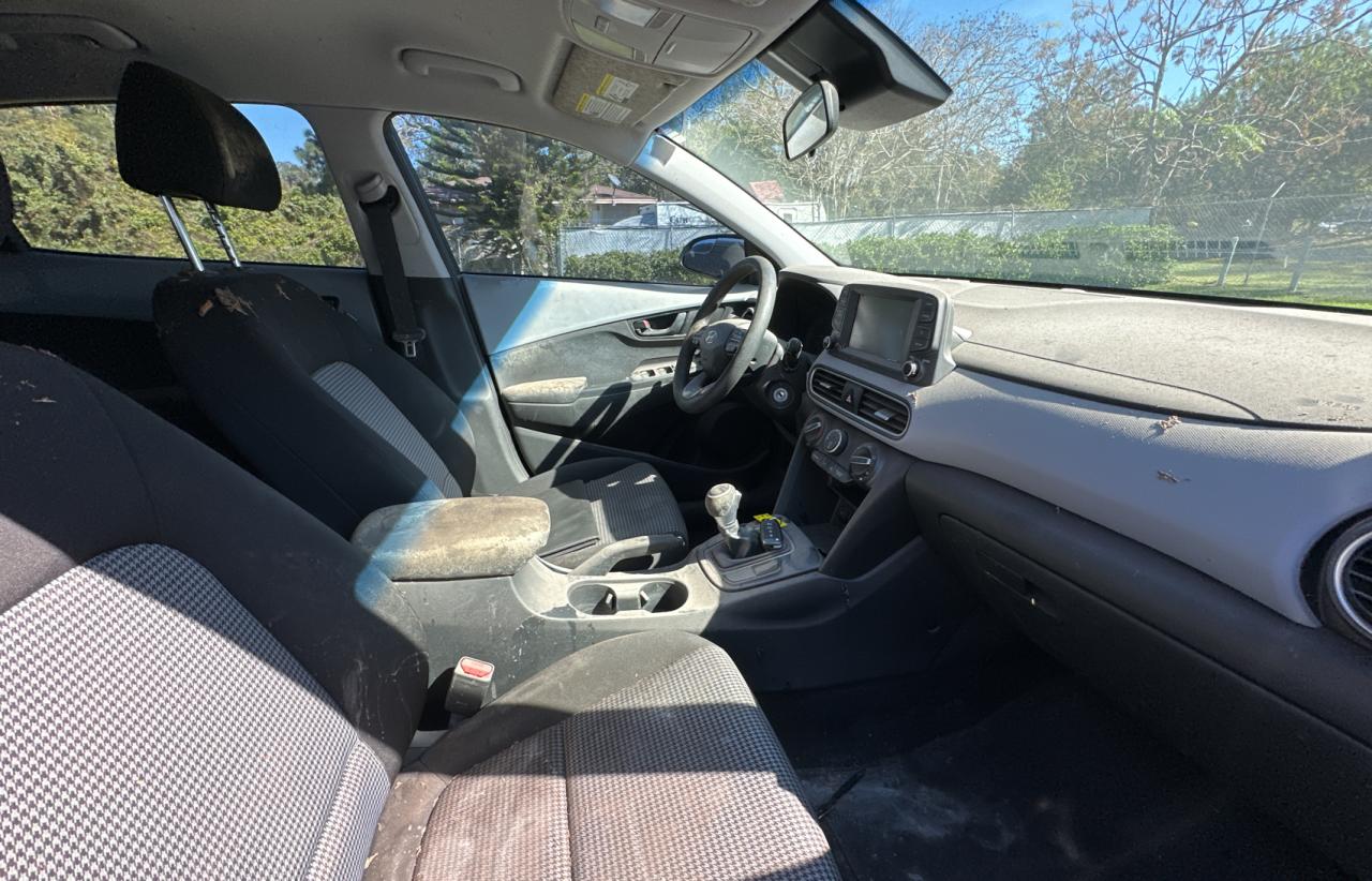 KM8K12AAXMU702541 2021 Hyundai Kona Se