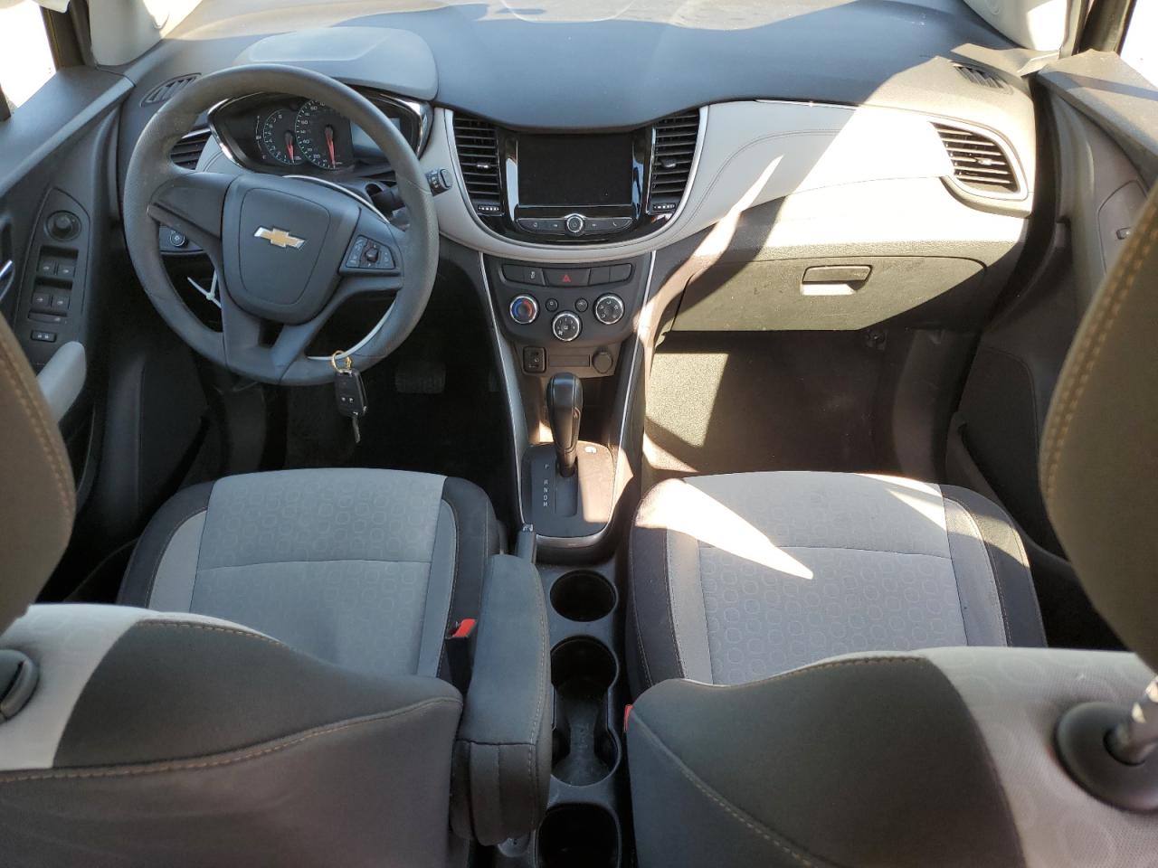 3GNCJKSB3JL412607 CHEVROLET TRAX 2018