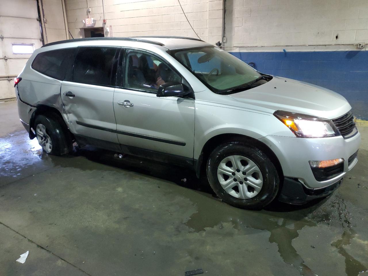 1GNKRFKD8HJ352421 CHEVROLET TRAVERSE 2017