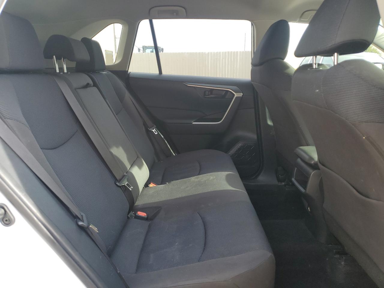 JTMG1RFV0LD064894 2020 Toyota Rav4 Le