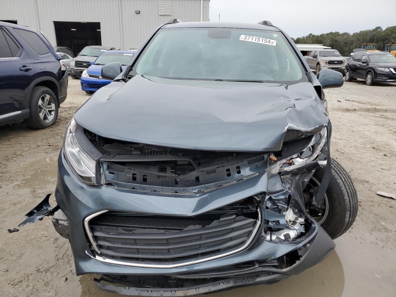KL7CJPSM8NB512536 CHEVROLET TRAX 2022