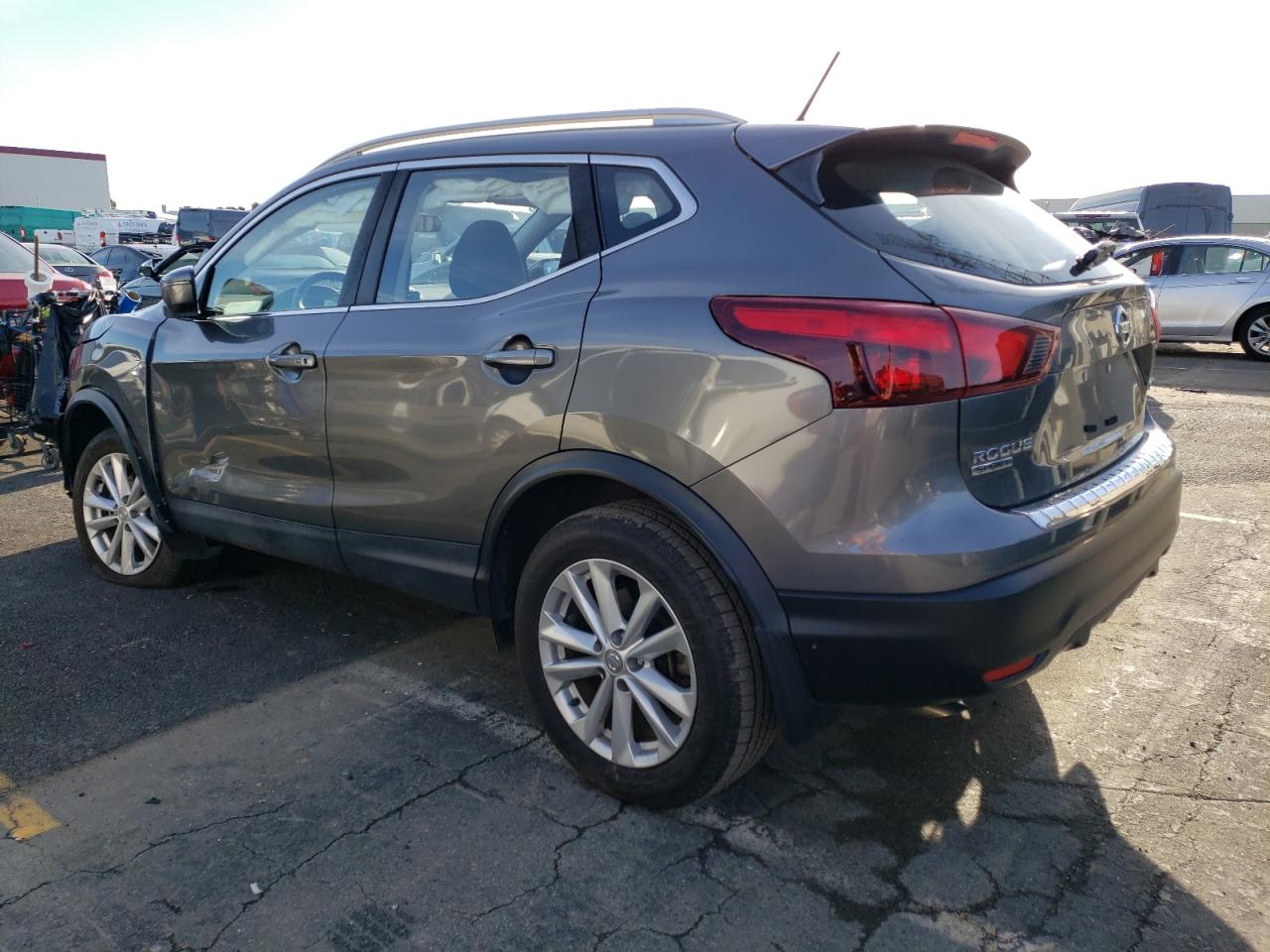 JN1BJ1CP1JW193748 NISSAN ROGUE 2018