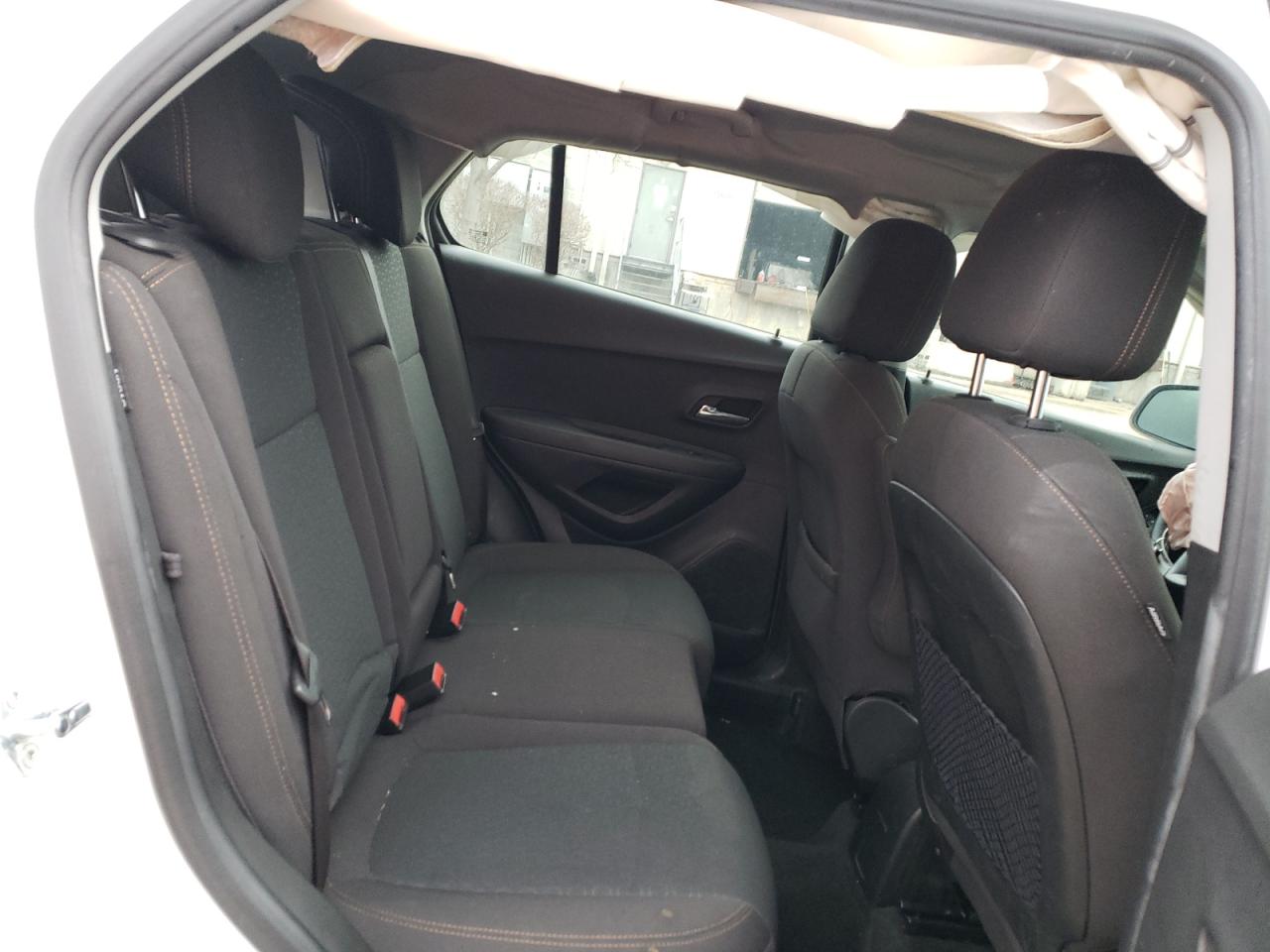 KL7CJKSB5JB613660 CHEVROLET TRAX 2018