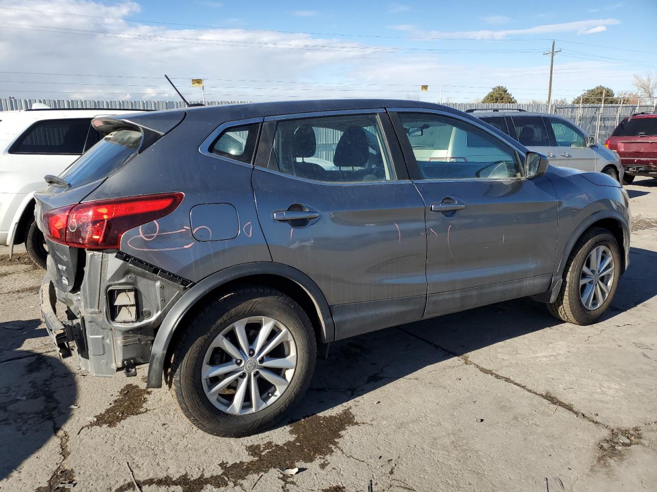 JN1BJ1CR6HW117244 NISSAN ROGUE 2017
