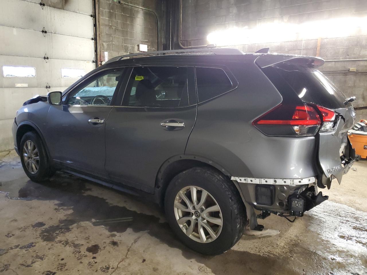 KNMAT2MV2JP597545 NISSAN ROGUE 2018