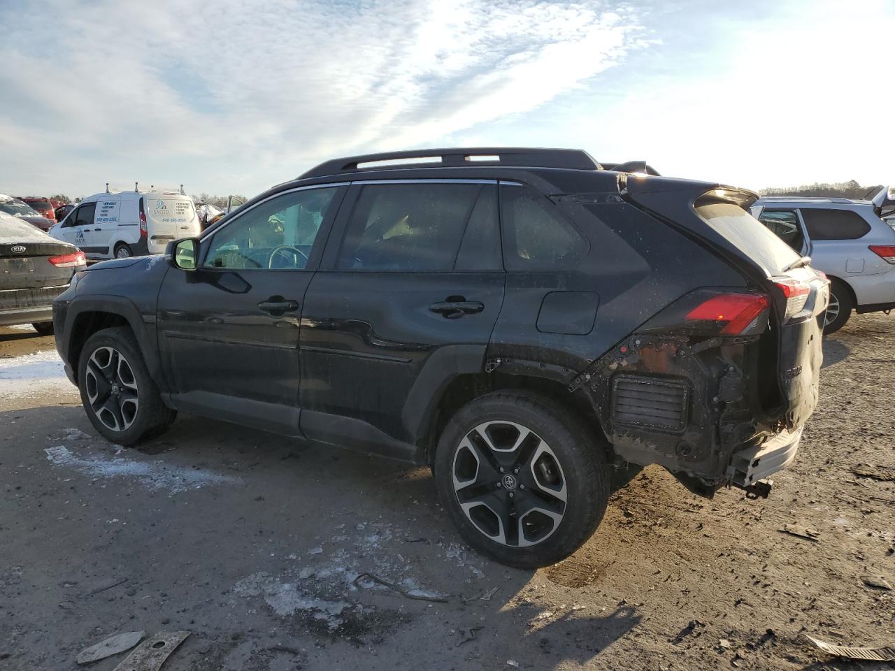 2T3J1RFV1KW061297 TOYOTA RAV4 2019