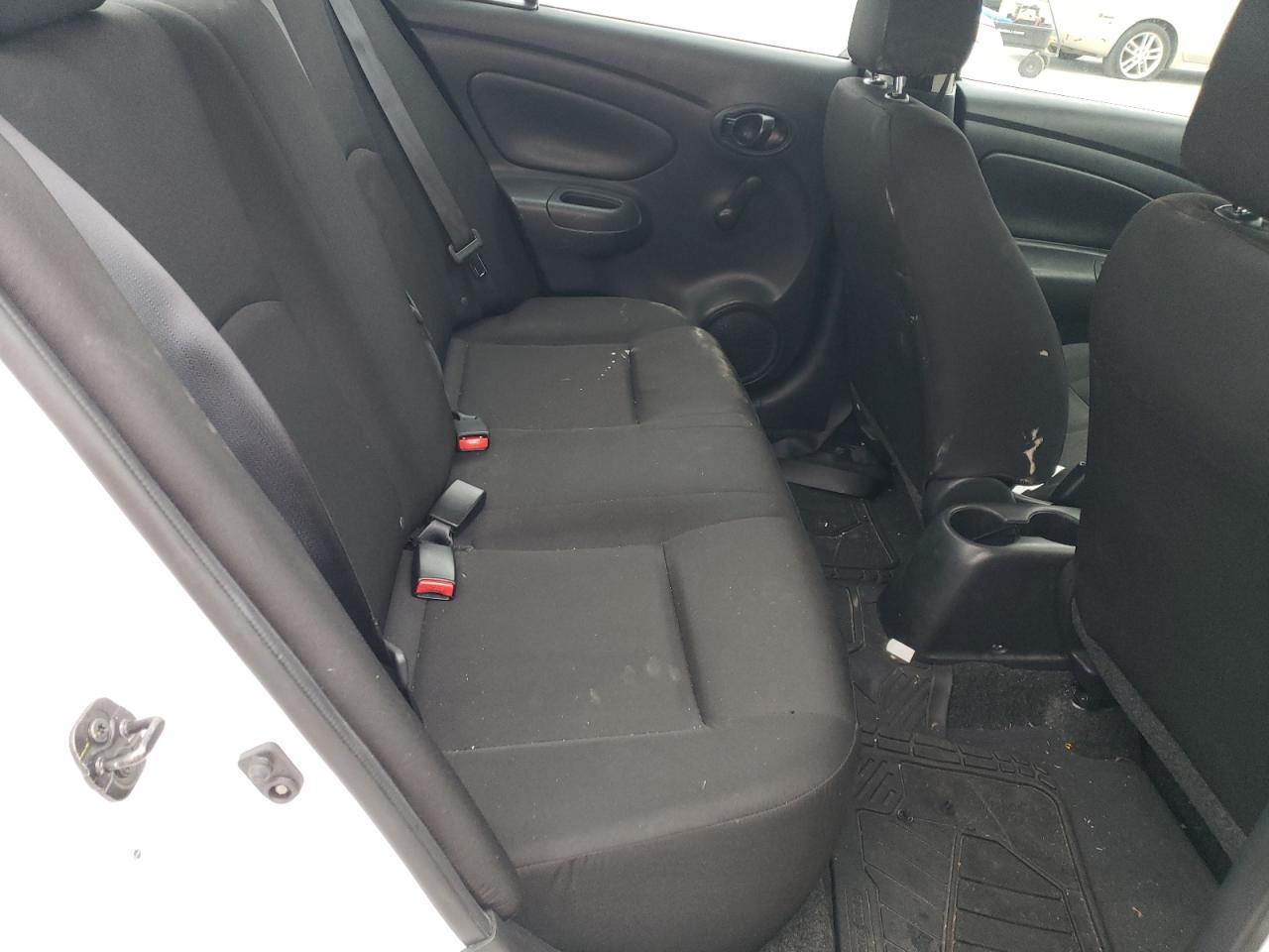 3N1CN7AP1KL833284 NISSAN VERSA 2019