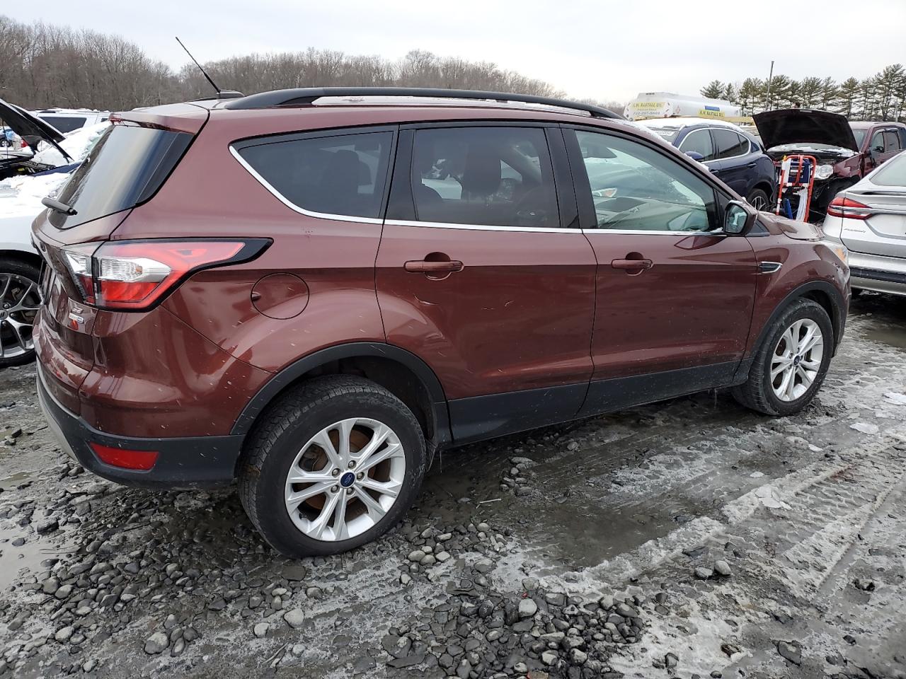 1FMCU9GD7JUC62957 FORD ESCAPE 2018