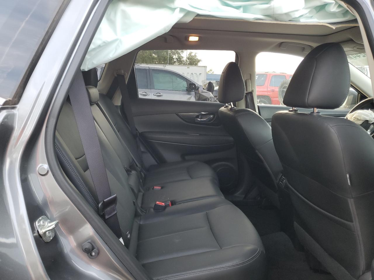 JN8AT2MT8HW404088 NISSAN ROGUE 2017
