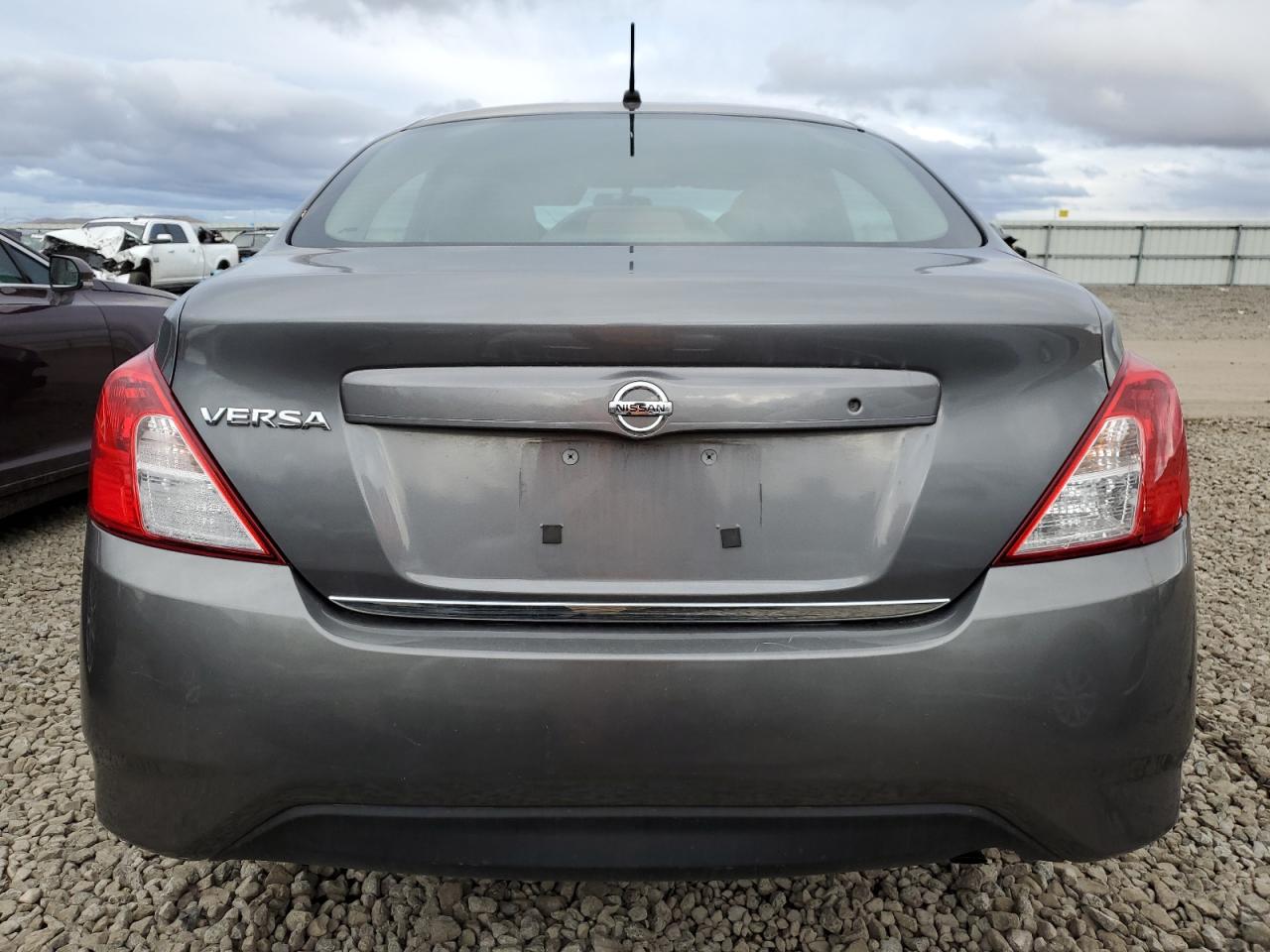 3N1CN7AP2HL811495 NISSAN VERSA 2017