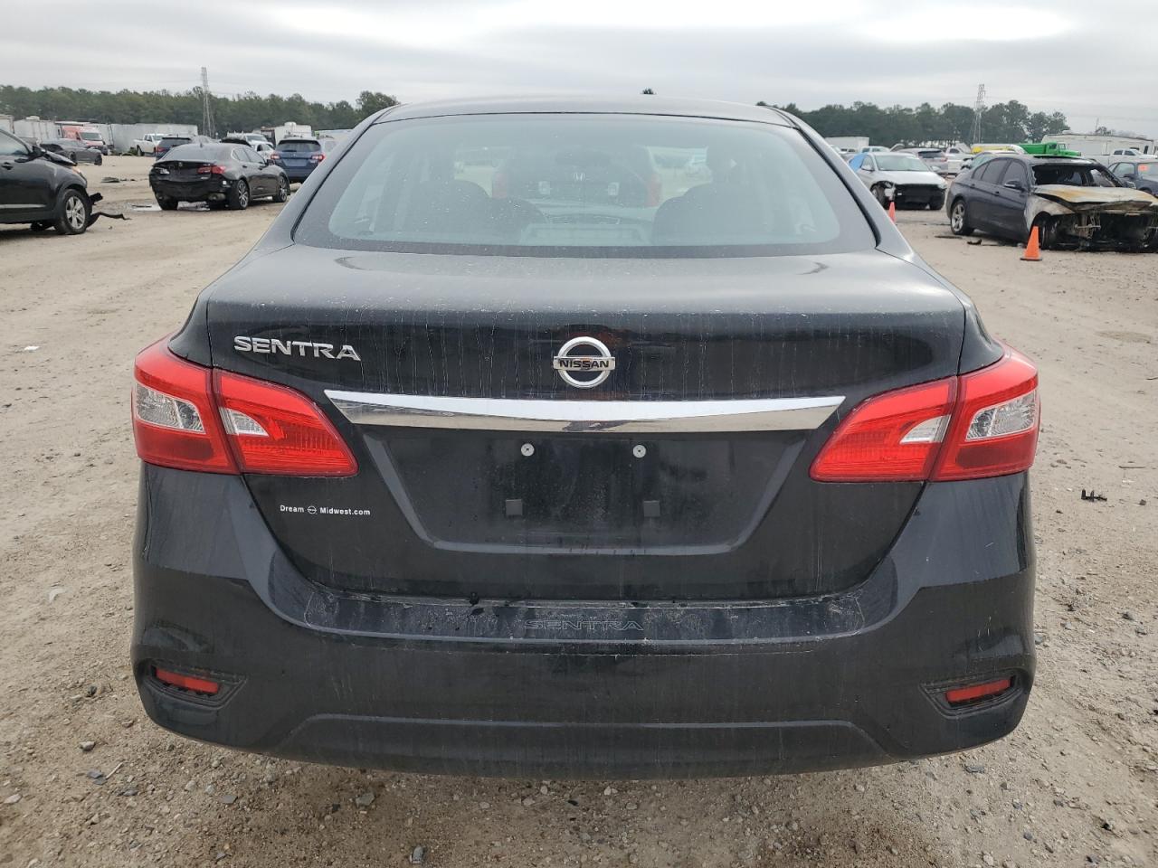 3N1AB7AP1JY340979 NISSAN SENTRA 2018