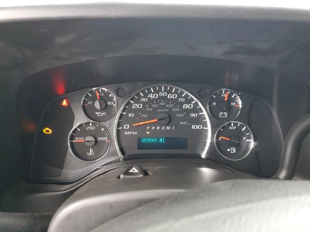 2017 Chevrolet Express - Image 9