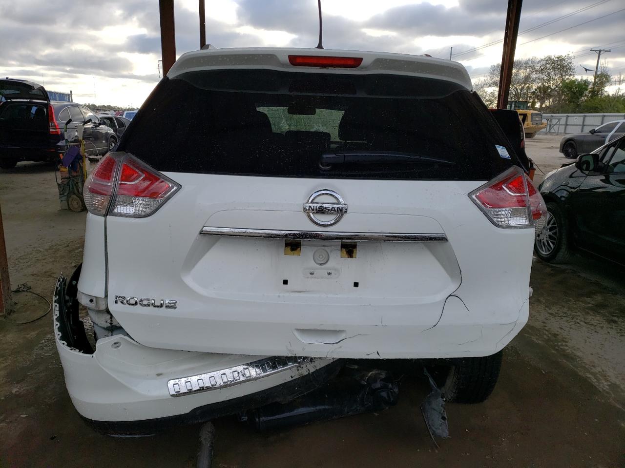 KNMAT2MT1GP637606 NISSAN ROGUE 2016