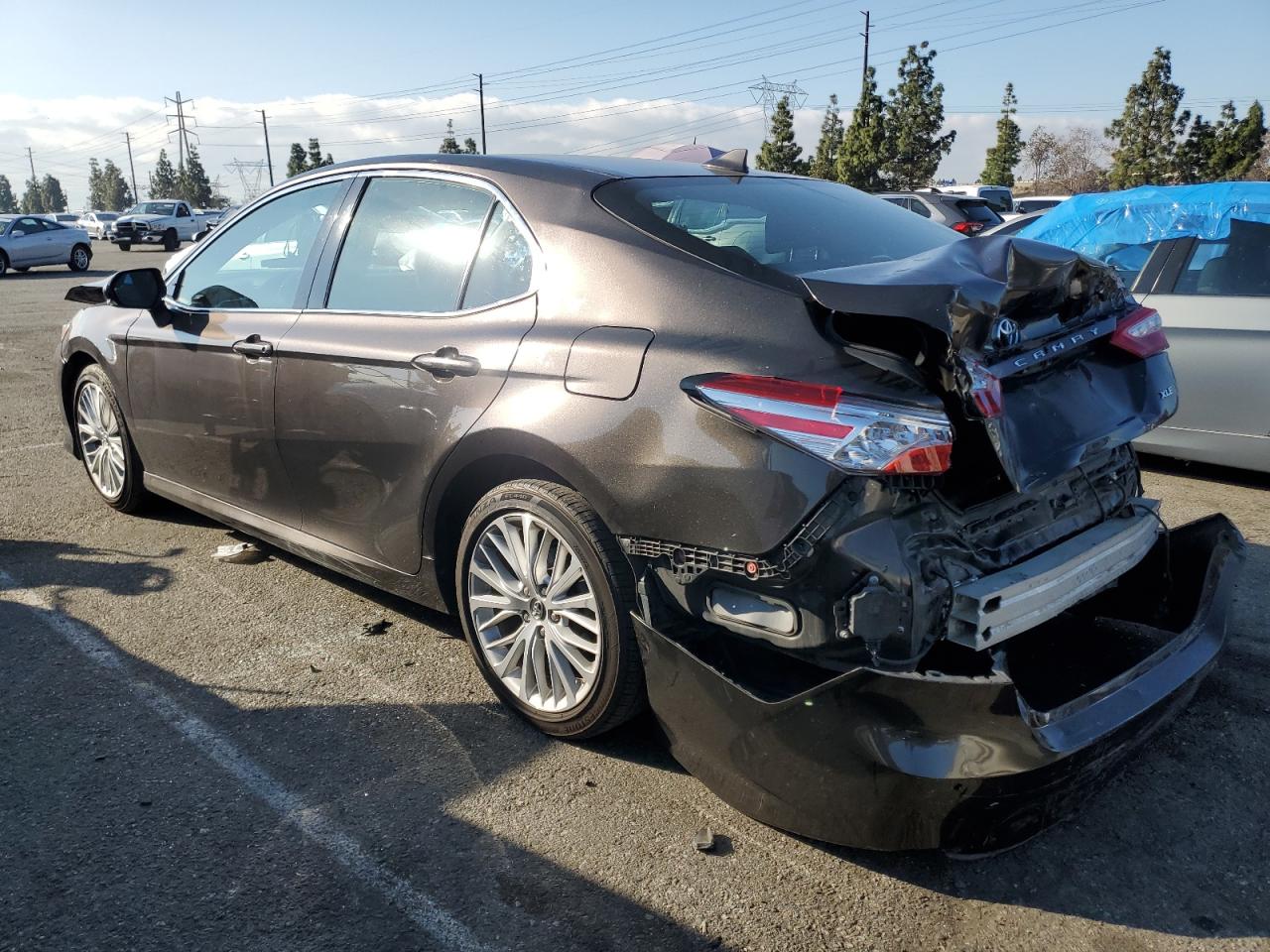 4T1B11HK9JU004135 TOYOTA CAMRY 2018