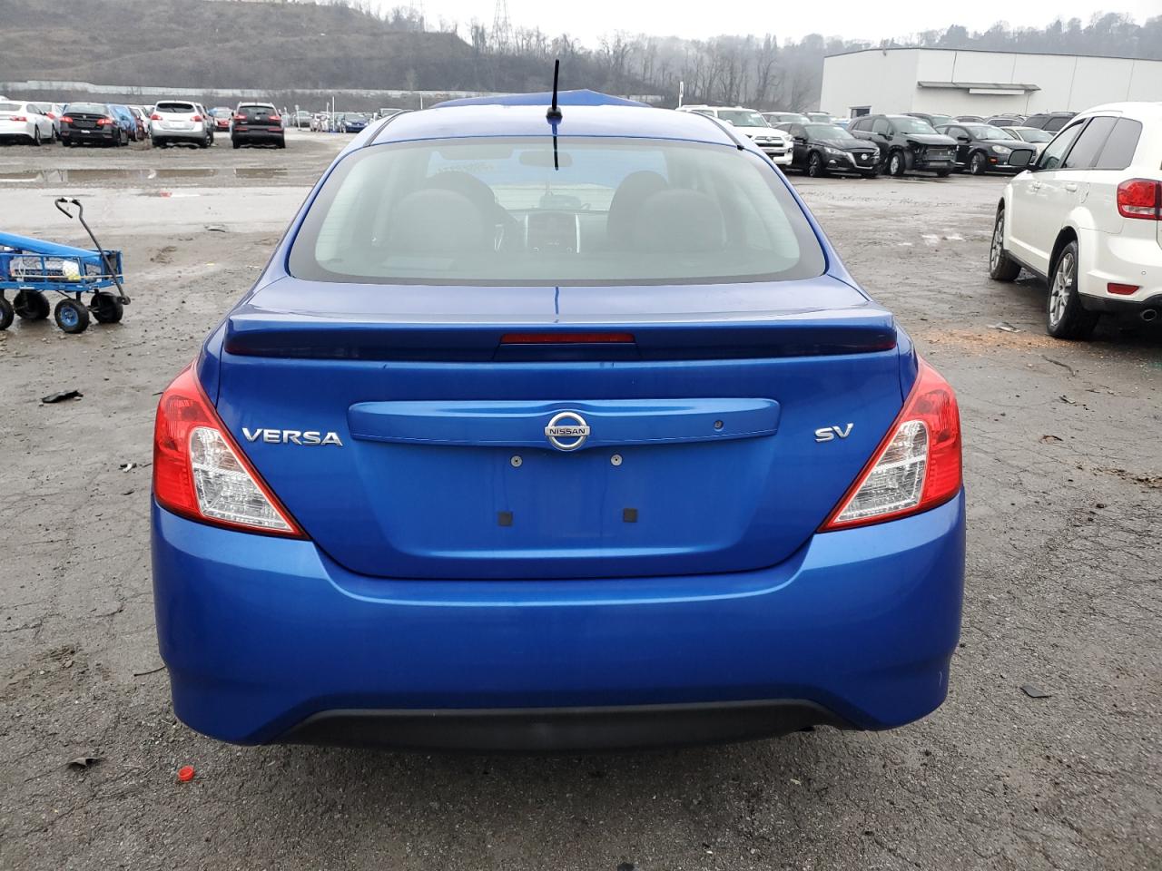 3N1CN7AP3HL900735 NISSAN VERSA 2017