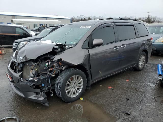 2012 Toyota Sienna XLE