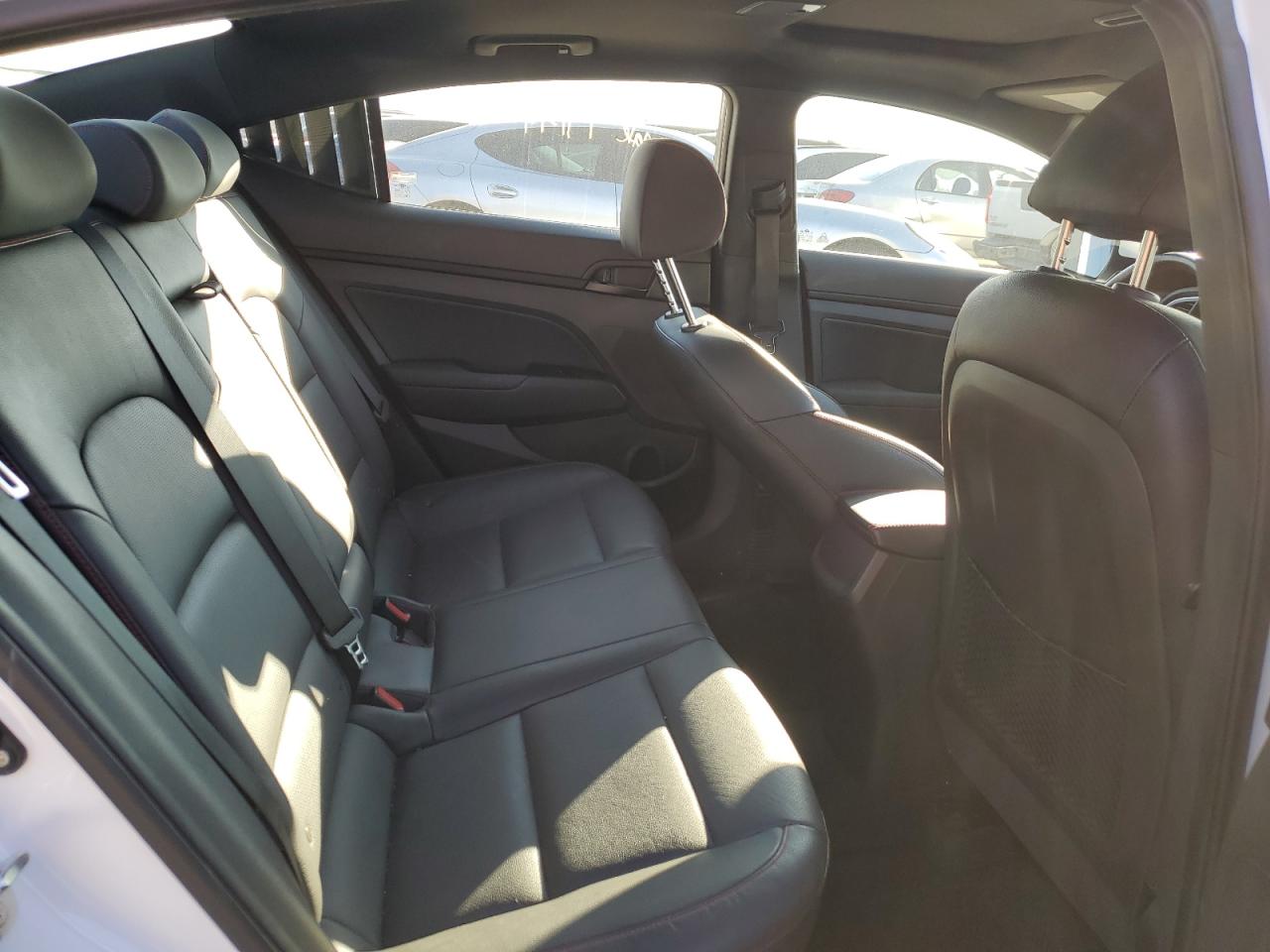 KMHD04LB9HU320472 HYUNDAI ELANTRA 2017