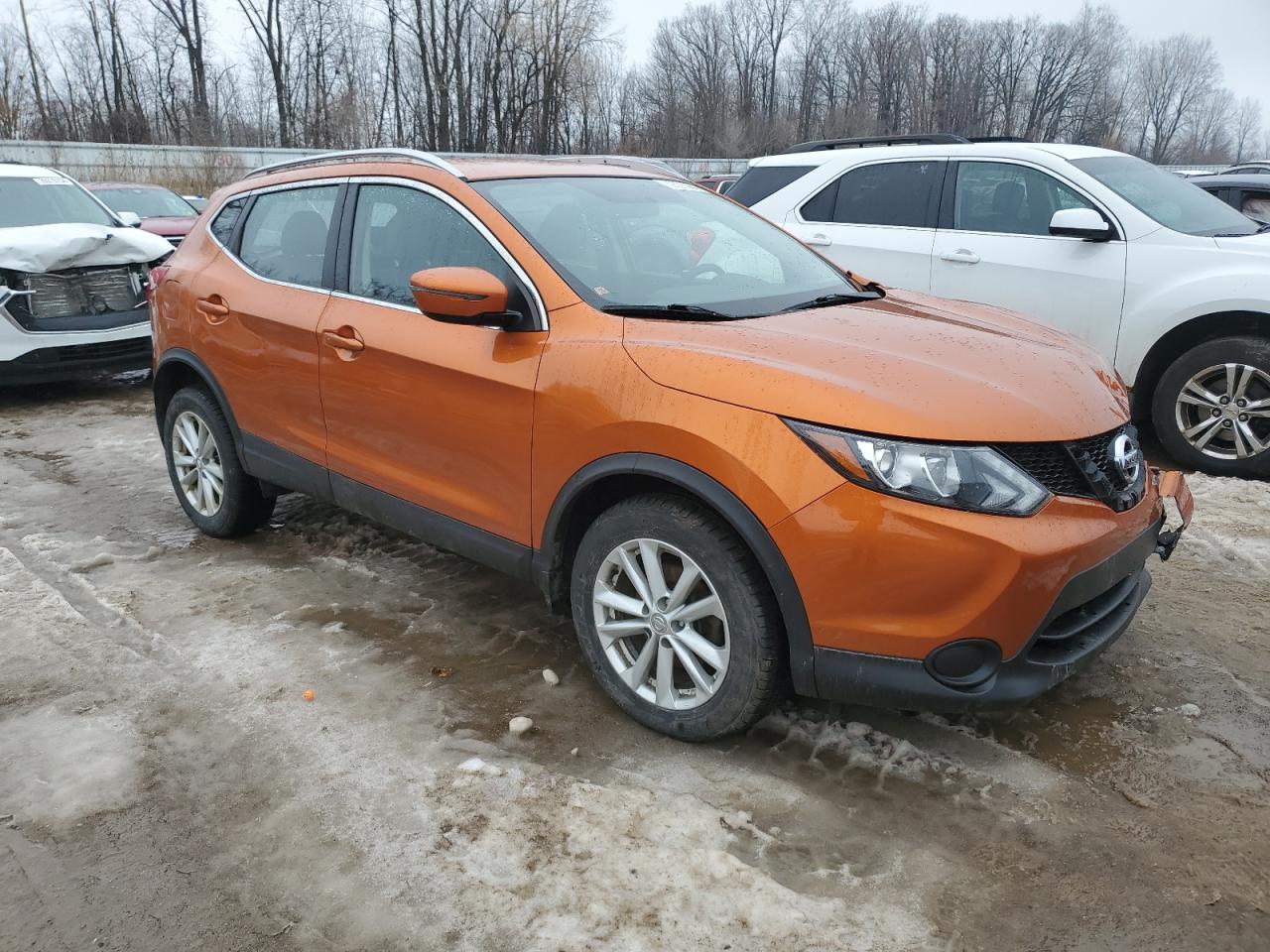 JN1BJ1CR8HW133705 NISSAN ROGUE 2017