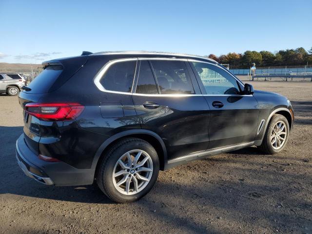 5UXCR6C58KLL06084 2019 BMW X5, photo no. 3