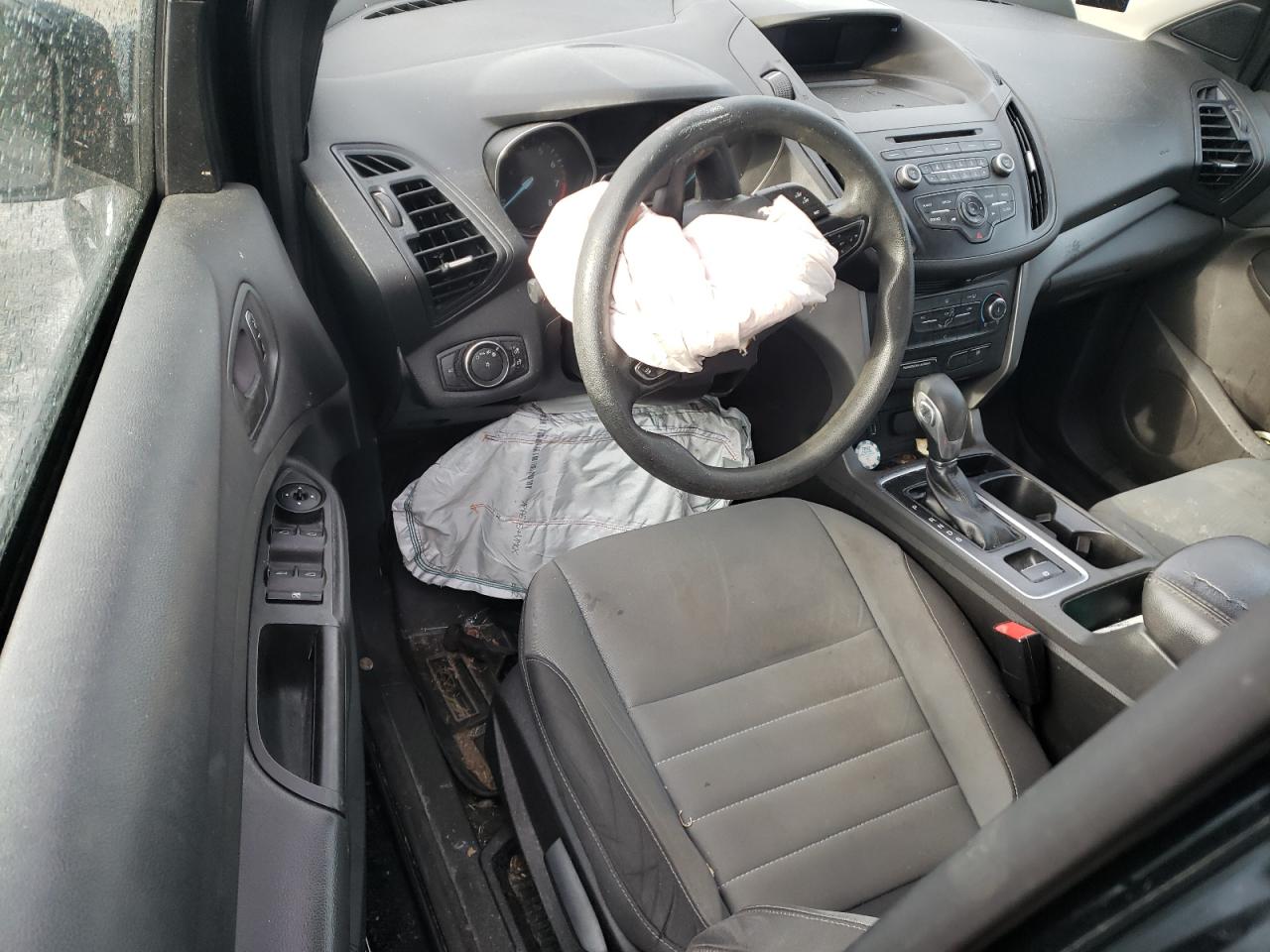 1FMCU0F72HUC79165 FORD ESCAPE 2017