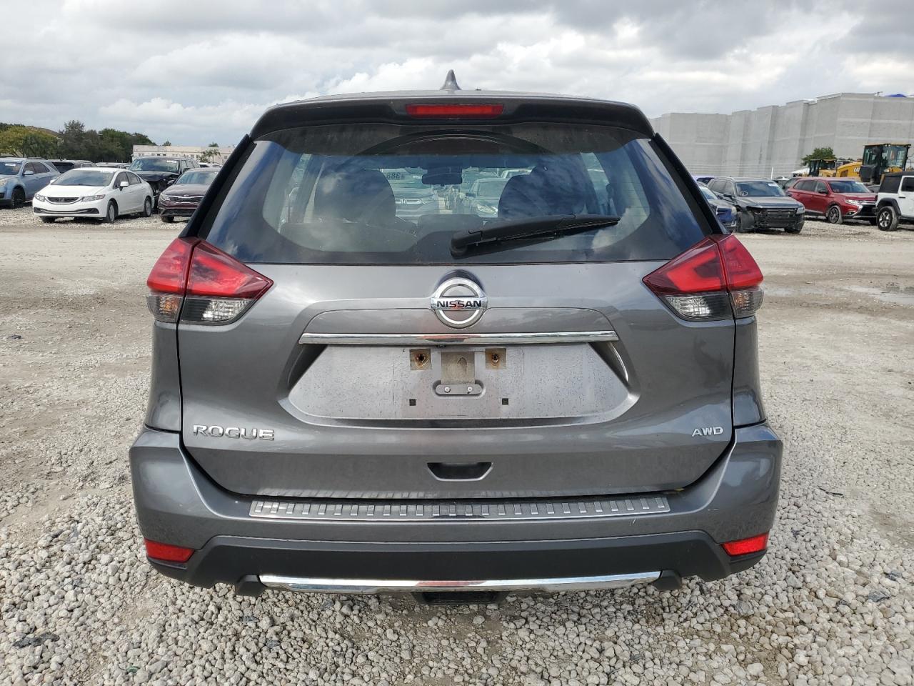 JN8AT2MV3HW251976 NISSAN ROGUE 2017