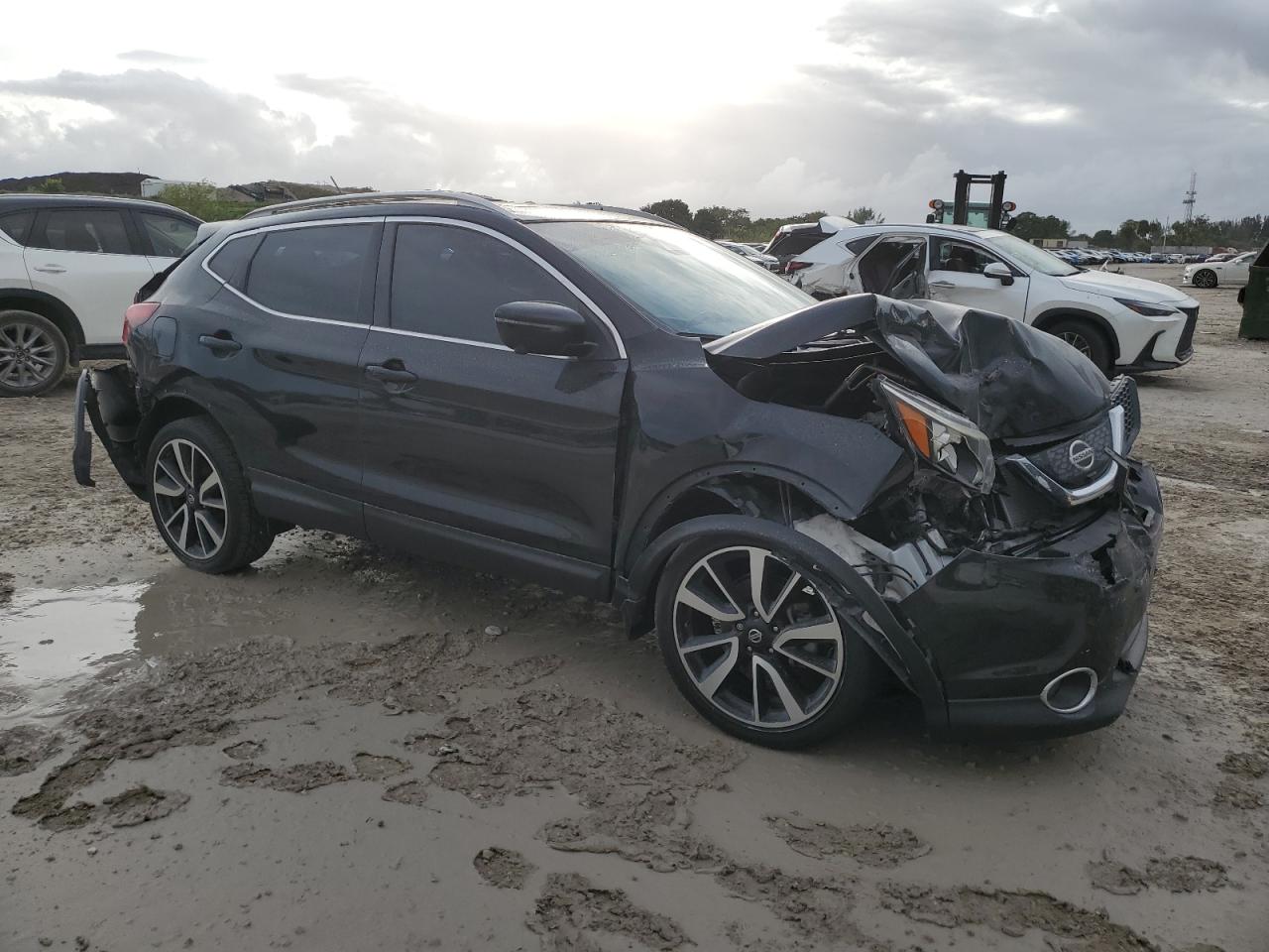 JN1BJ1CP8HW036020 NISSAN ROGUE 2017