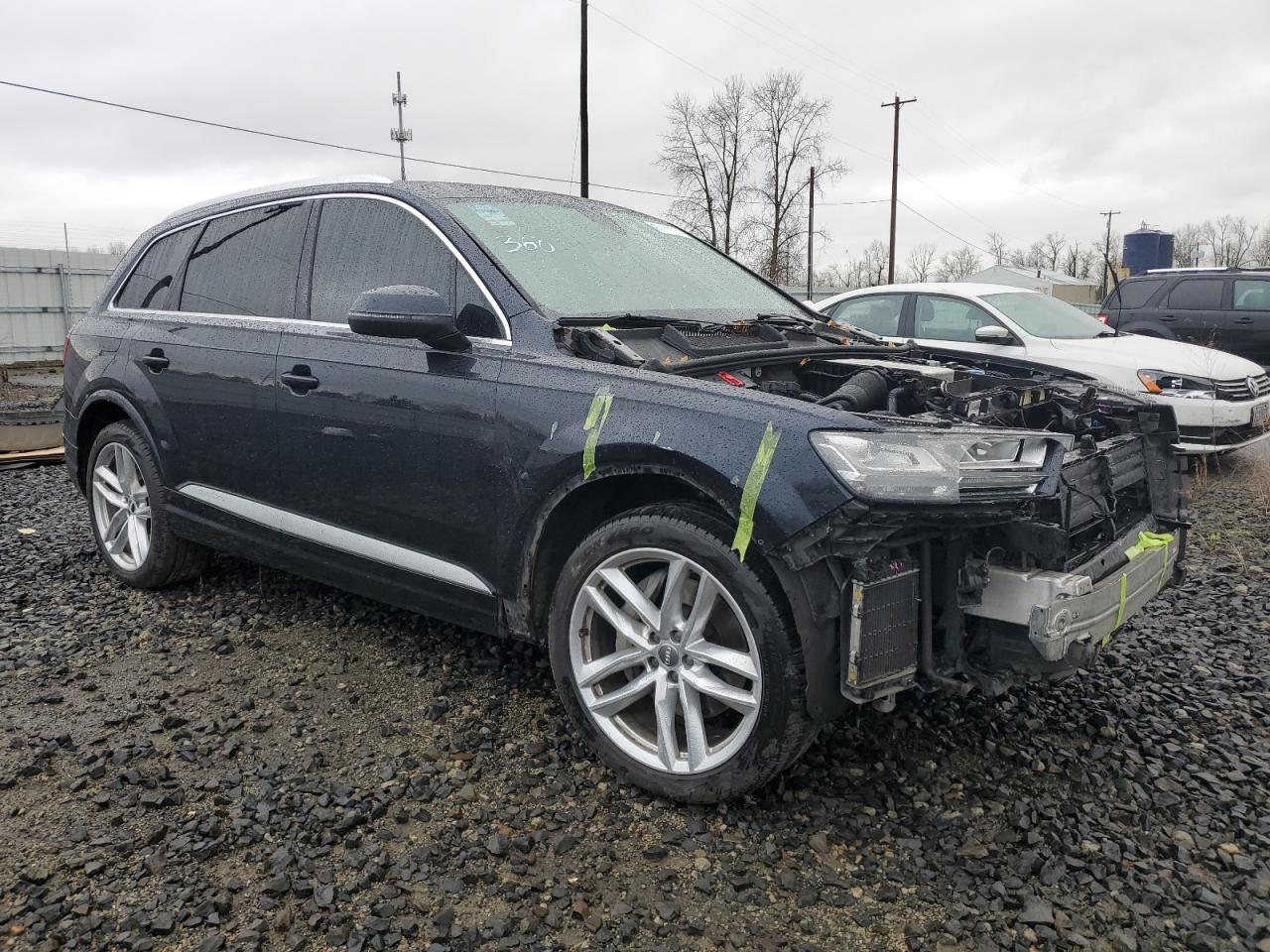 WA1VAAF72HD010993 2017 Audi Q7 Prestige