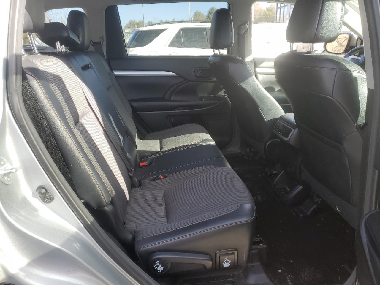 5TDBZRFH5HS412035 TOYOTA HIGHLANDER 2017