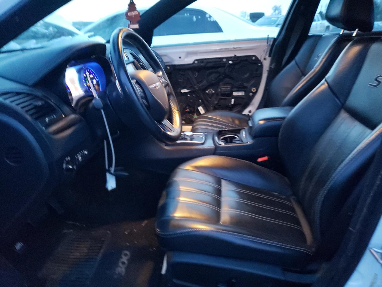 2C3CCAGG0GH171015 CHRYSLER 300 2016