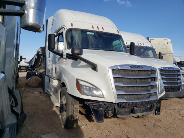 Lot #2455375688 2020 FREIGHTLINER CASCADIA 1 salvage car