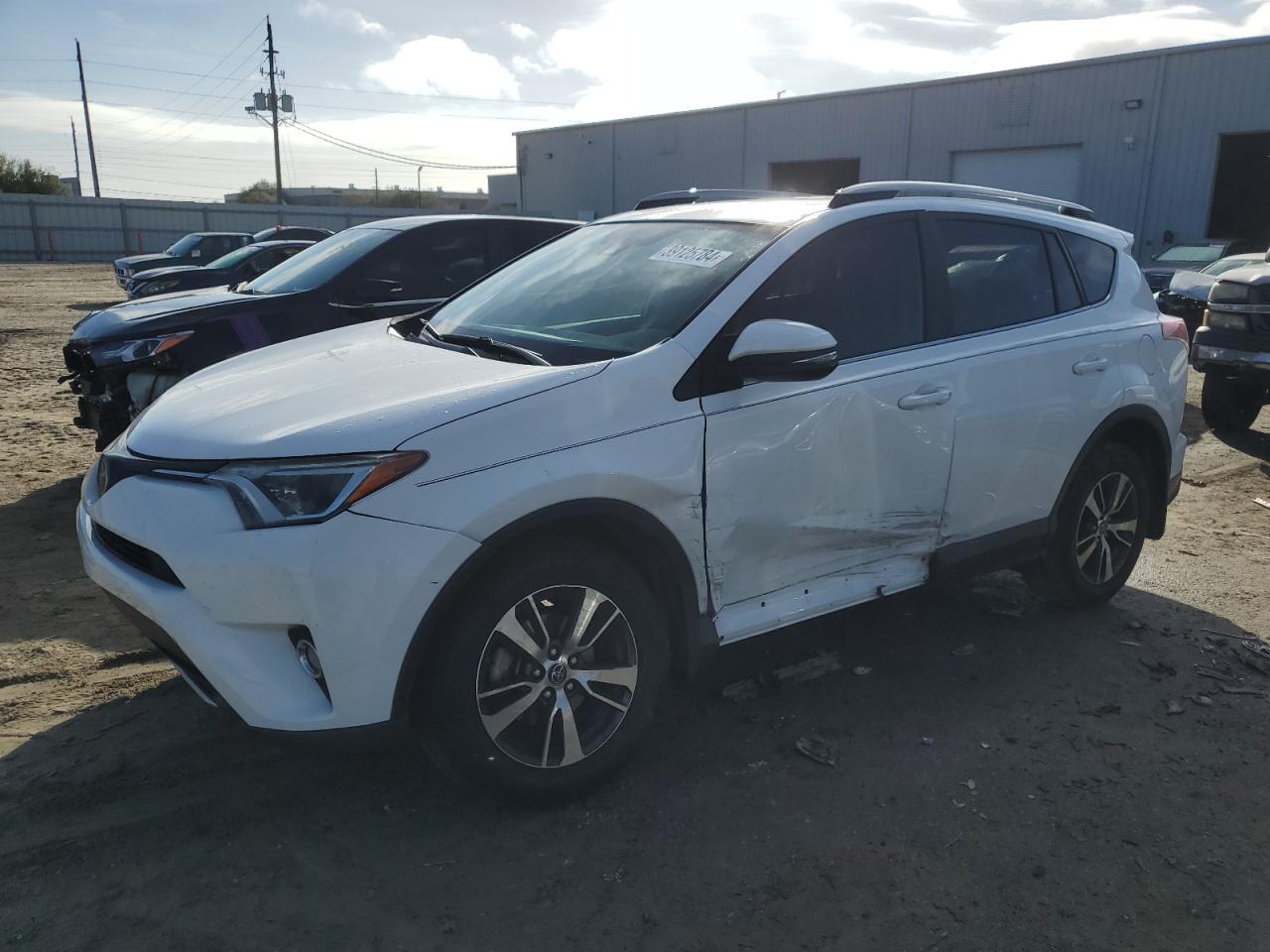 JTMWFREV9JJ165199 TOYOTA RAV4 2018