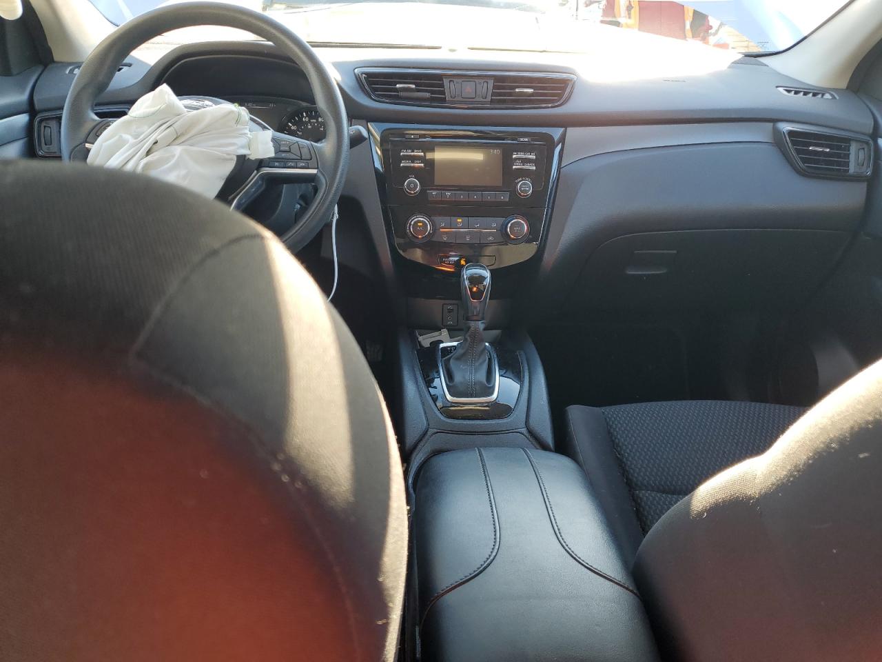 JN1BJ1CR5HW142989 NISSAN ROGUE 2017