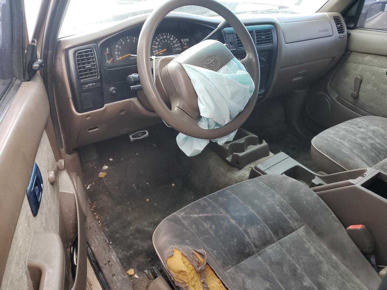 4TAVL52N8YZ617233 2000 Toyota Tacoma Xtracab