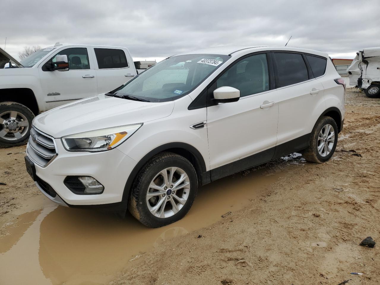 1FMCU0GDXHUA81096 FORD ESCAPE 2017