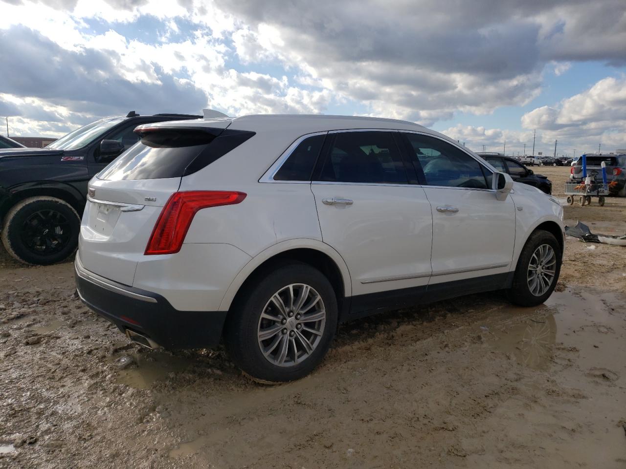 1GYKNBRS3HZ149630 CADILLAC XT5 2017