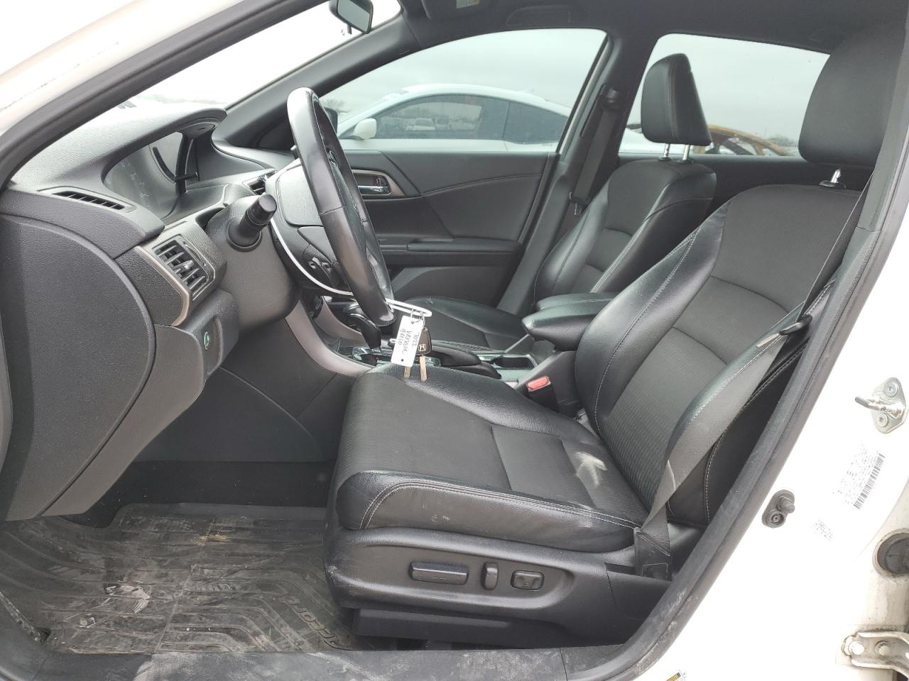 1HGCR2F56GA113863 HONDA ACCORD 2016