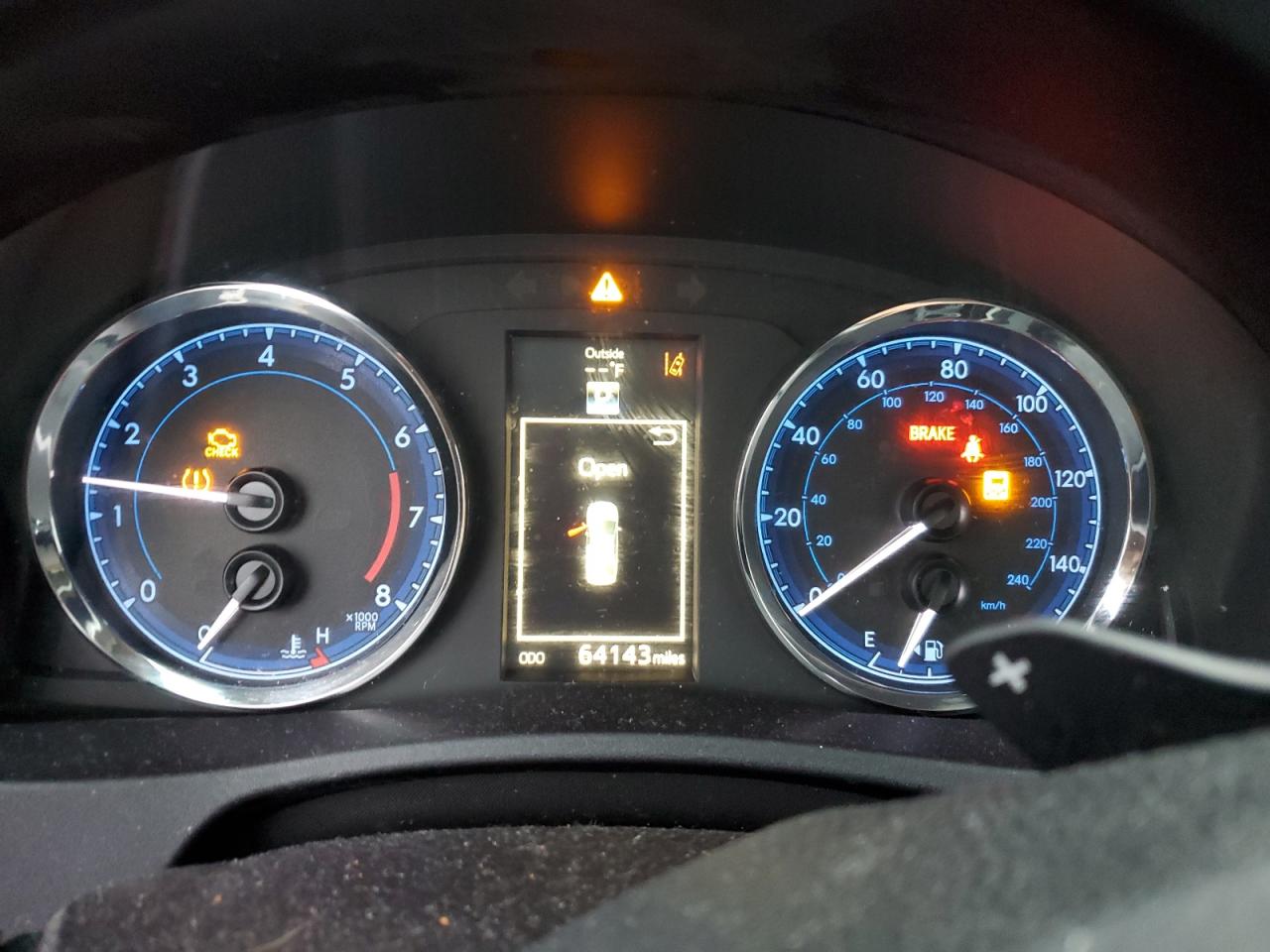 2T1BURHE9KC137318 TOYOTA COROLLA 2019