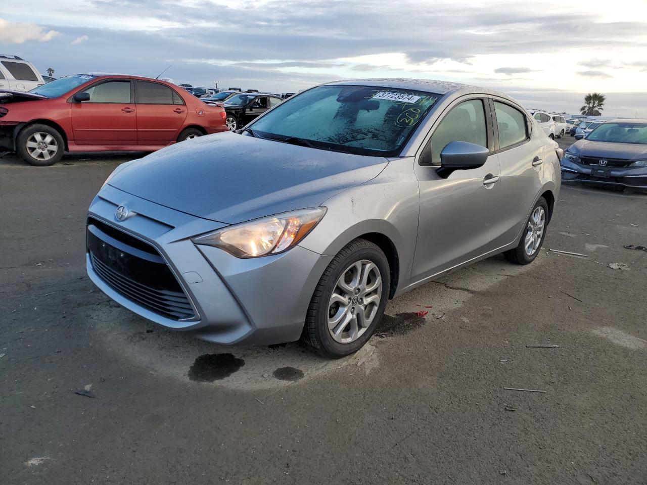 3MYDLBZV8GY124893 2016 Toyota Scion Ia