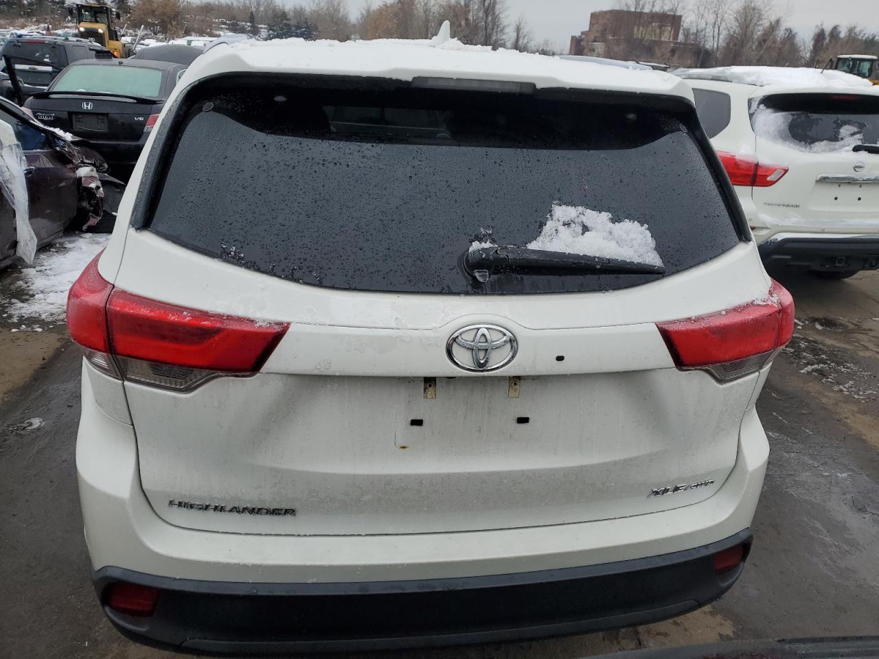 5TDJZRFH8KS622065 TOYOTA HIGHLANDER 2019