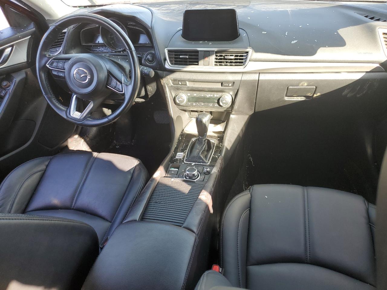 3MZBN1L36JM190582 2018 Mazda 3 Touring