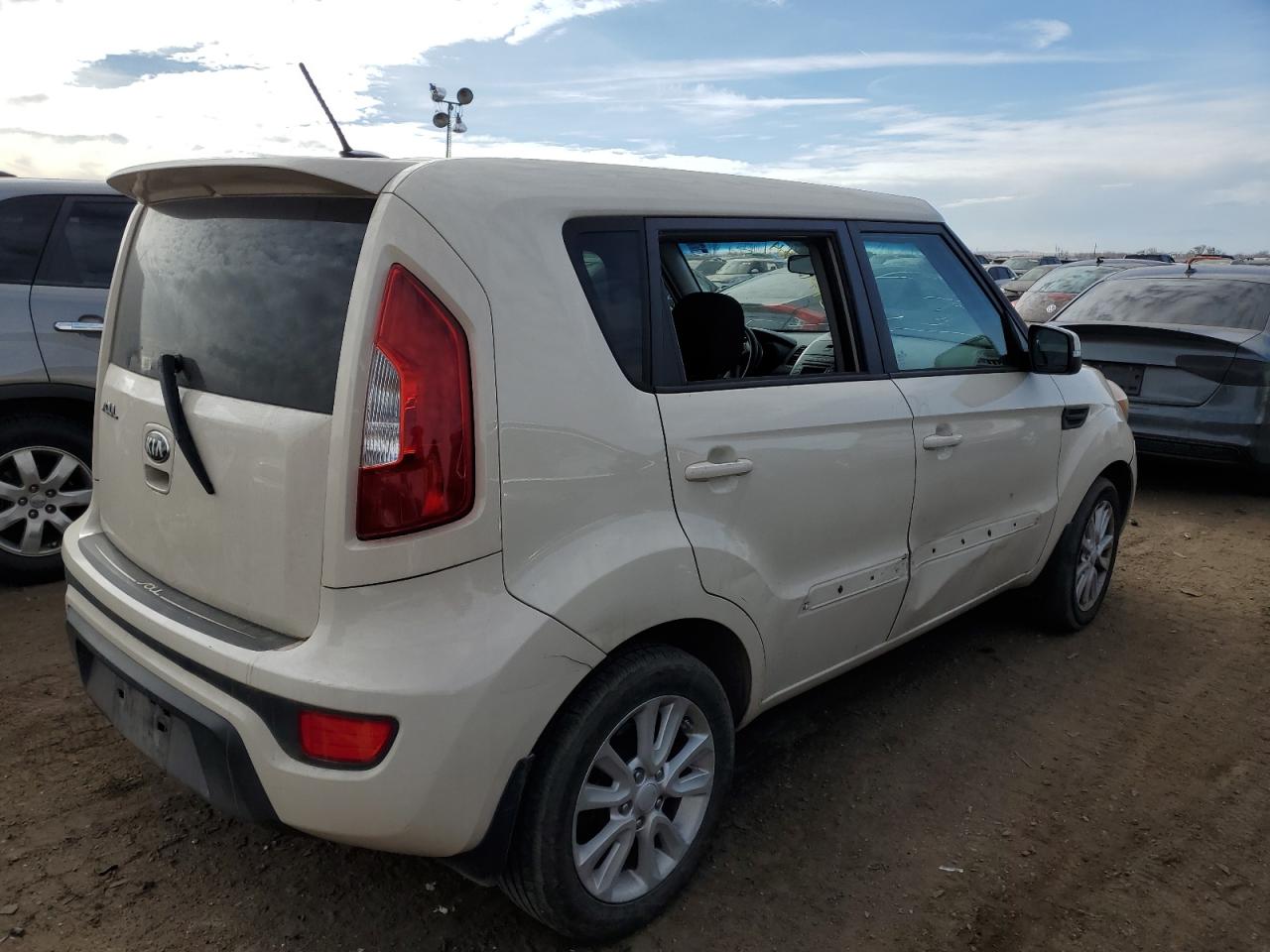 KNDJT2A60D7558275 2013 Kia Soul +