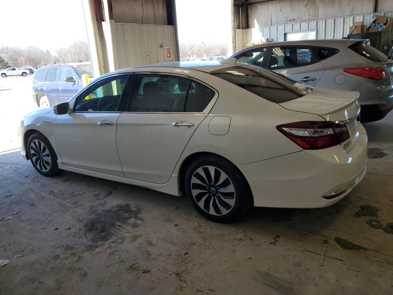 JHMCR6F78HC031001 HONDA ACCORD 2017