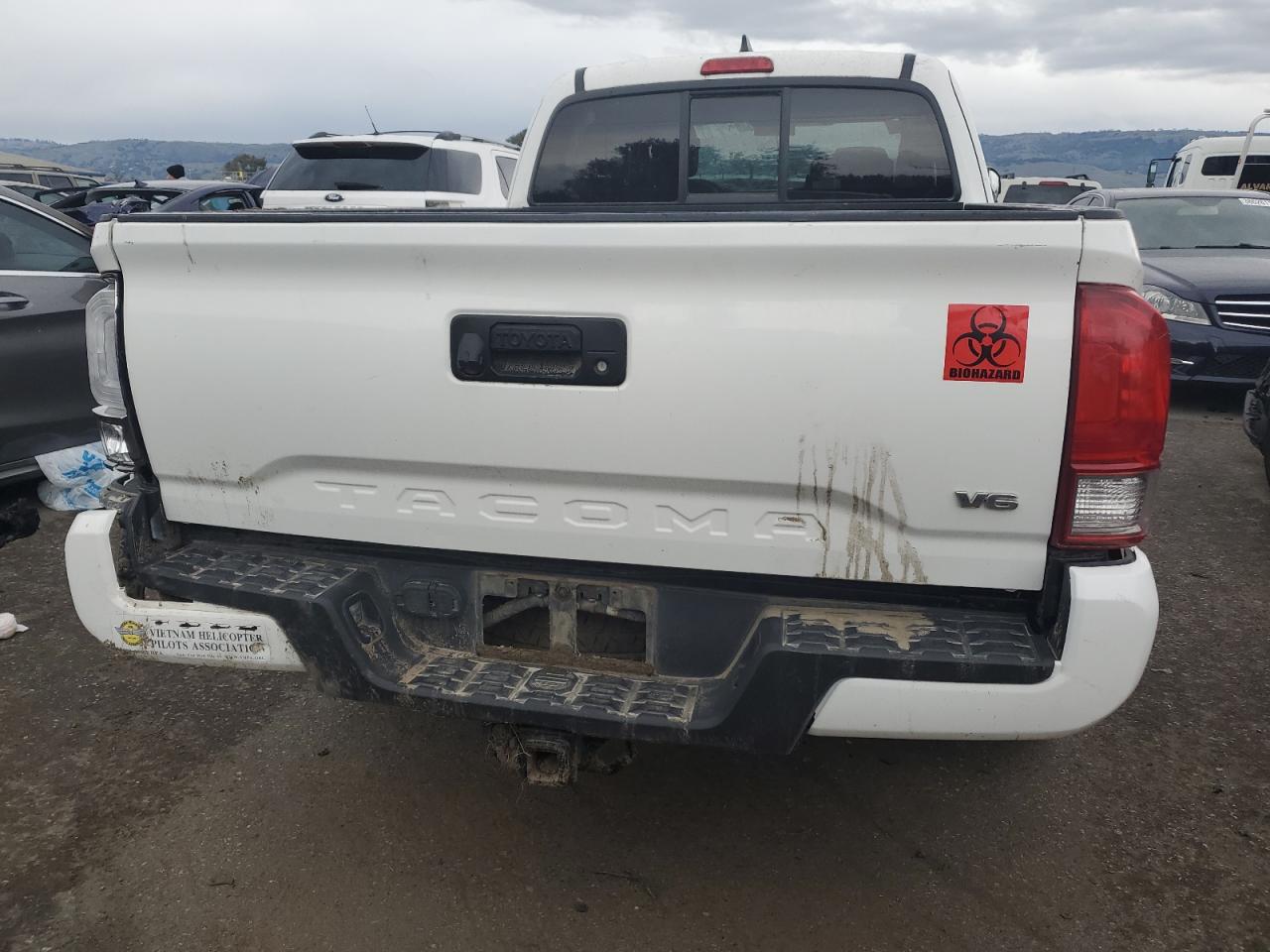 5TFRZ5CN7HX032206 TOYOTA TACOMA 2017