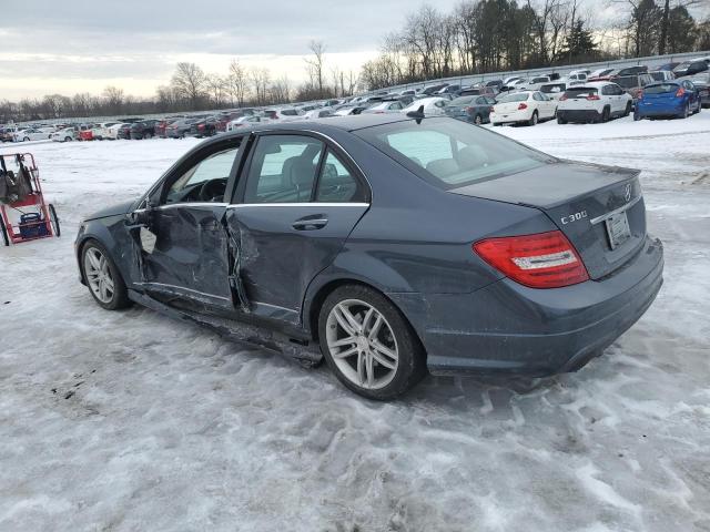 VIN WDDGF8AB3DA802799 2013 Mercedes-Benz C-Class, 3... no.2