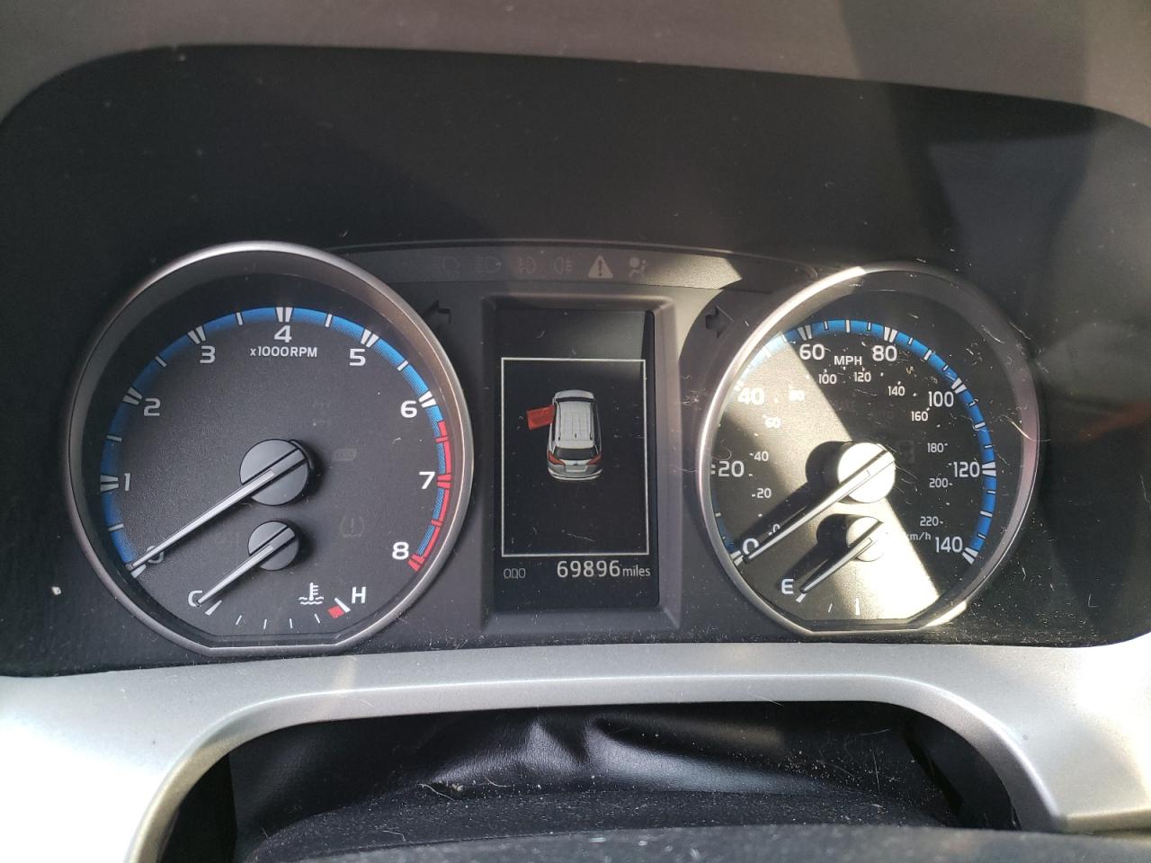 2T3WFREV5JW479806 TOYOTA RAV4 2018