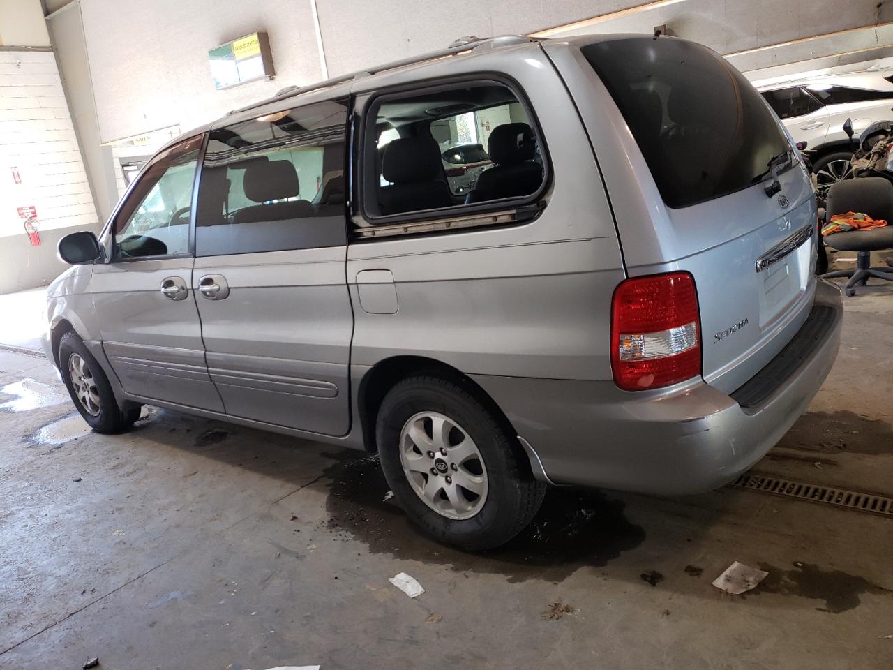 Lot #2339936841 2004 KIA SEDONA