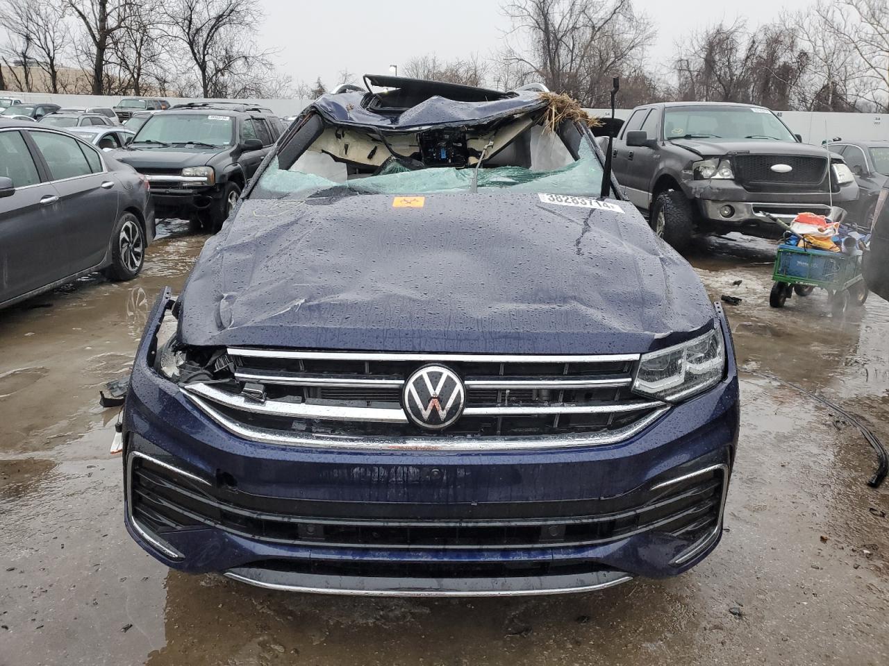 3VV4B7AXXNM134228 2022 Volkswagen Tiguan Sel R-Line